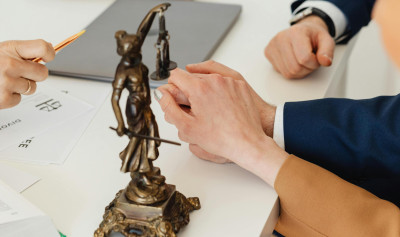 Зачем нужны судебные приставы?